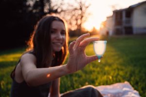 how to make your menstrual cup pop open