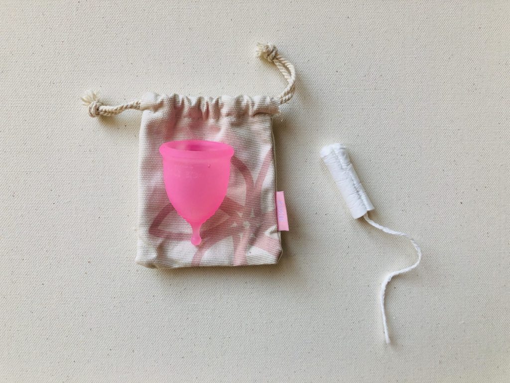 tampons and menstrual cup vaginal dryness